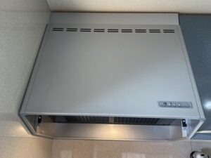 三重キッチン取付け隊　プロペラファンフード取替　施工後　